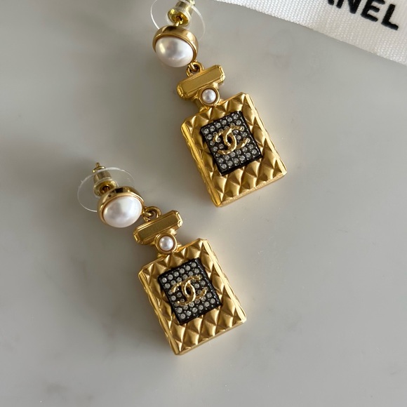CHANEL EARRINGS - Picture 2 of 6